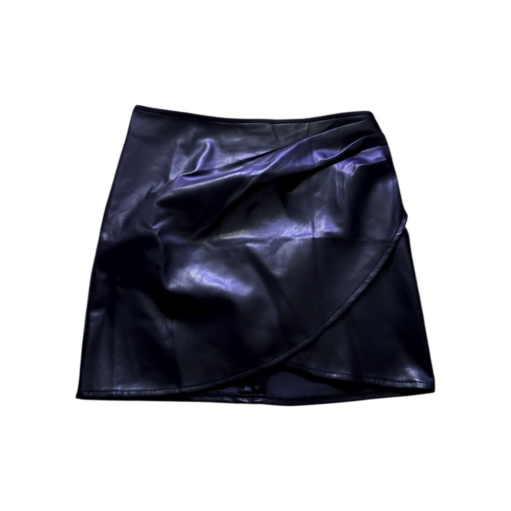 Women’s Size L NWT “Hunter & Brown” Black Asymmetrical Wrap Mini Skirt
